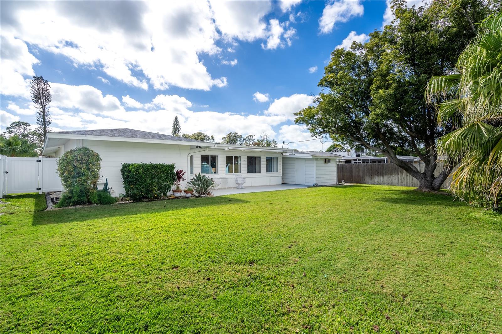 GULF GATE - Residential Lease