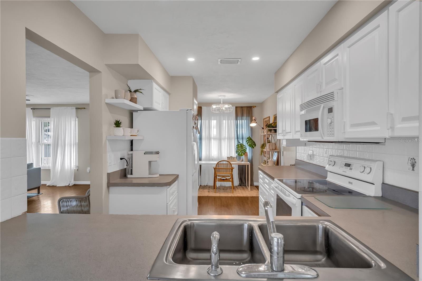 GULF GATE - Residential Lease