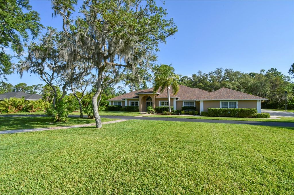 Photo of 15305 Shady Lane, Tavares, FL 32778 (MLS # O6305114)