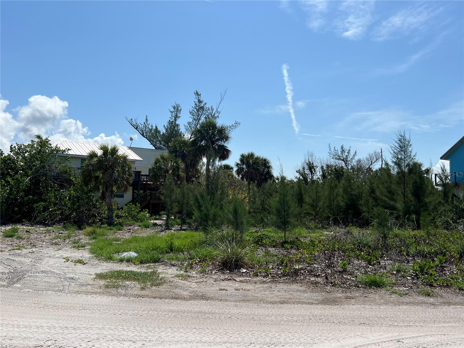 SEABOARD BEG NE COR - Land