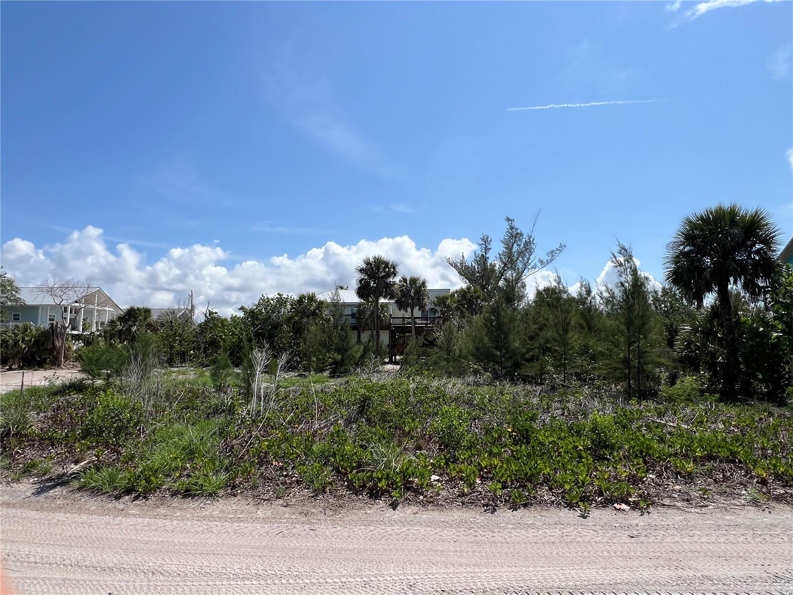 SEABOARD BEG NE COR - Land