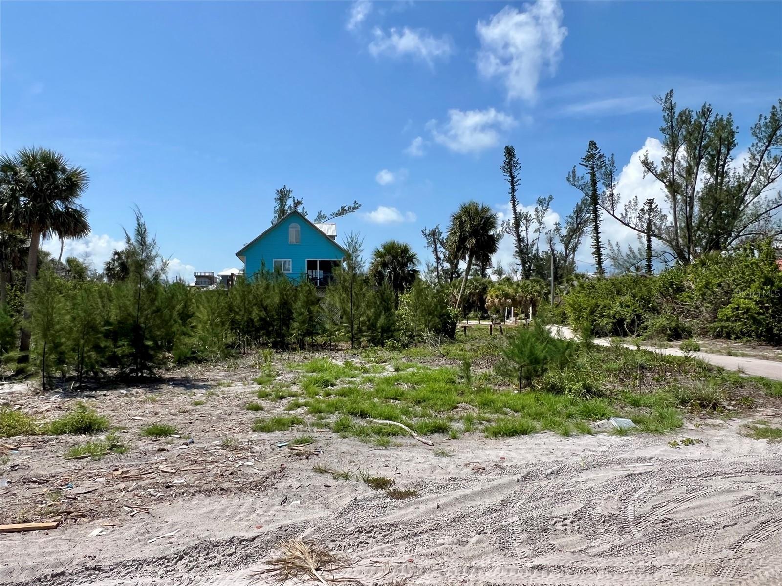 SEABOARD BEG NE COR - Land