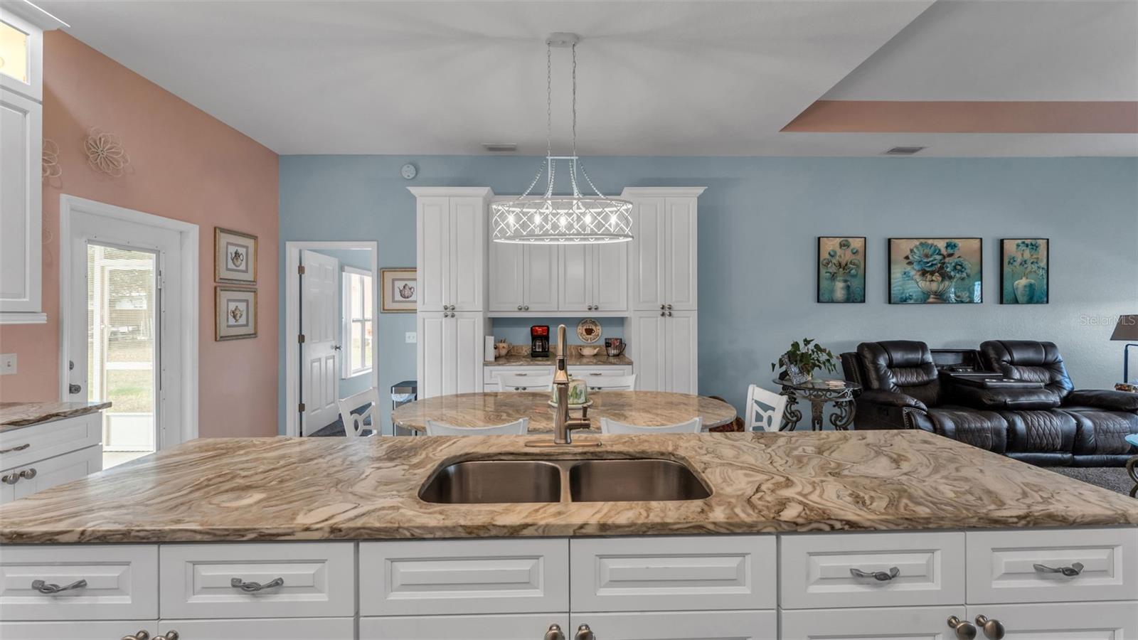 ALTURAS DEV CO SUB - Residential