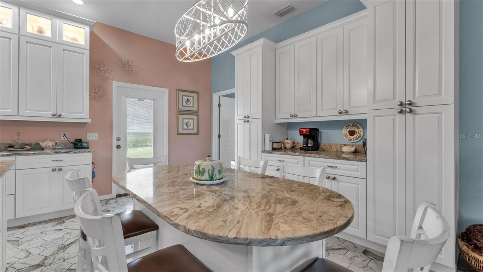 ALTURAS DEV CO SUB - Residential