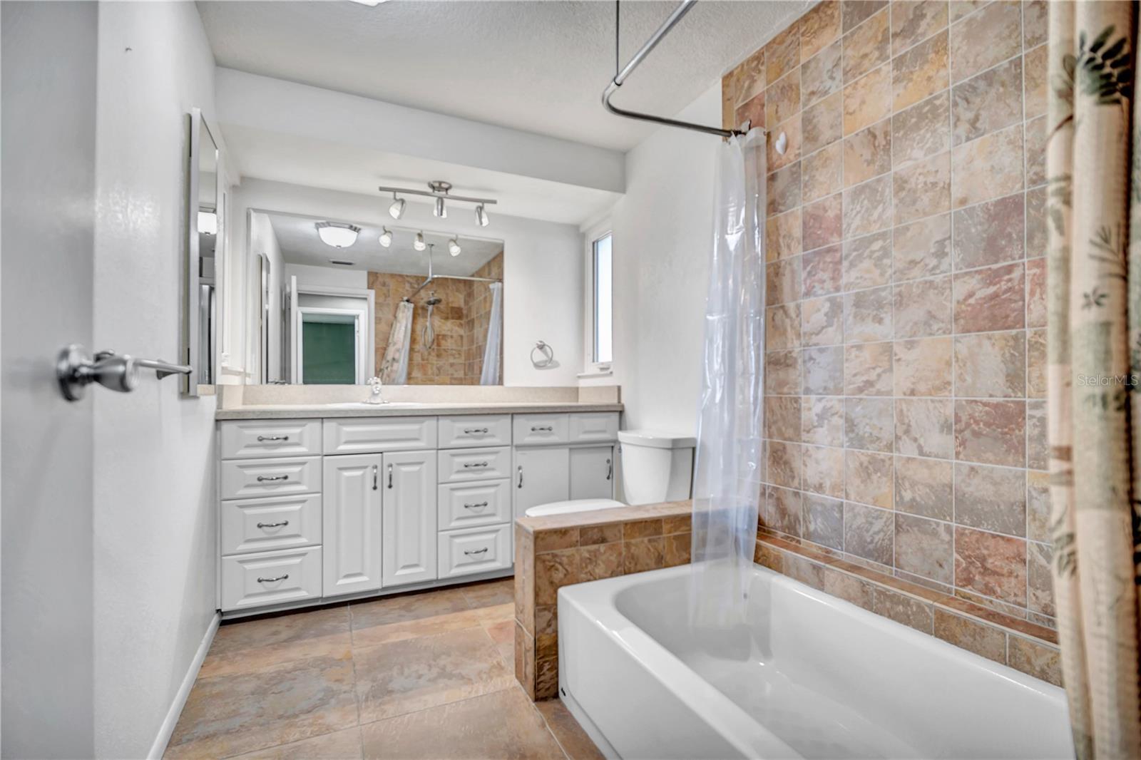MANORS OF FOREST LAKES THE PH 2 - Residential