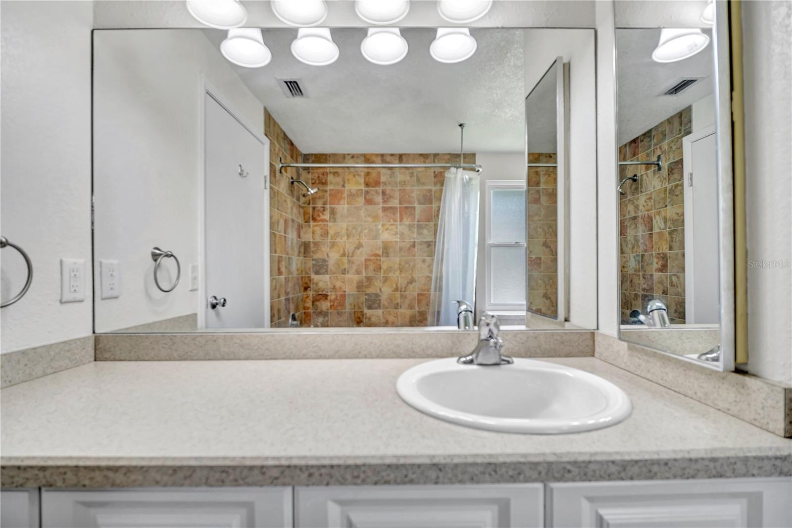 MANORS OF FOREST LAKES THE PH 2 - Residential