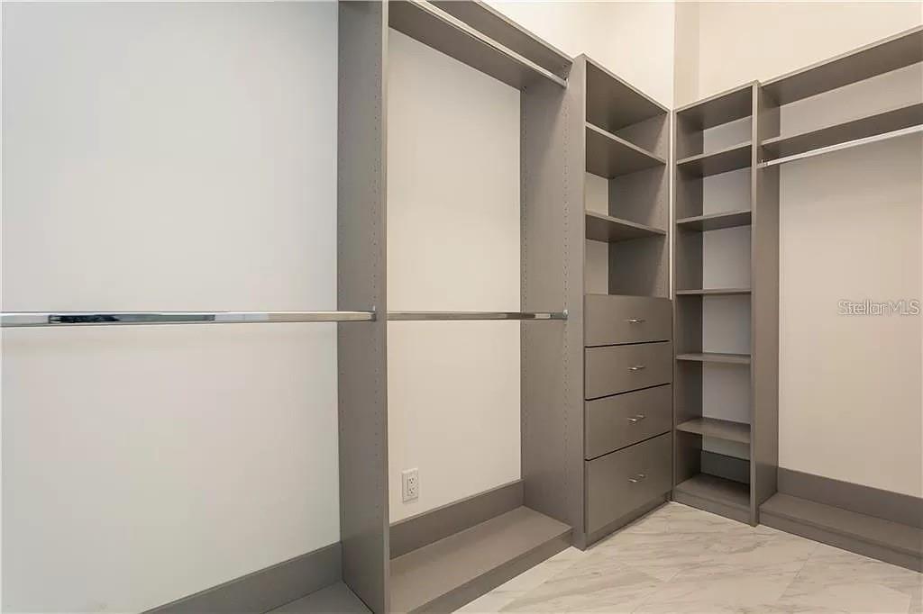 POWERS CENTRAL PARK SUB - Residential Lease