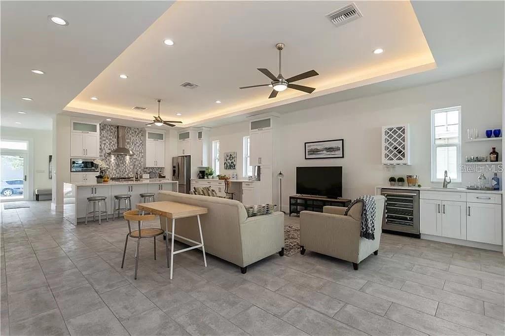 POWERS CENTRAL PARK SUB - Residential Lease