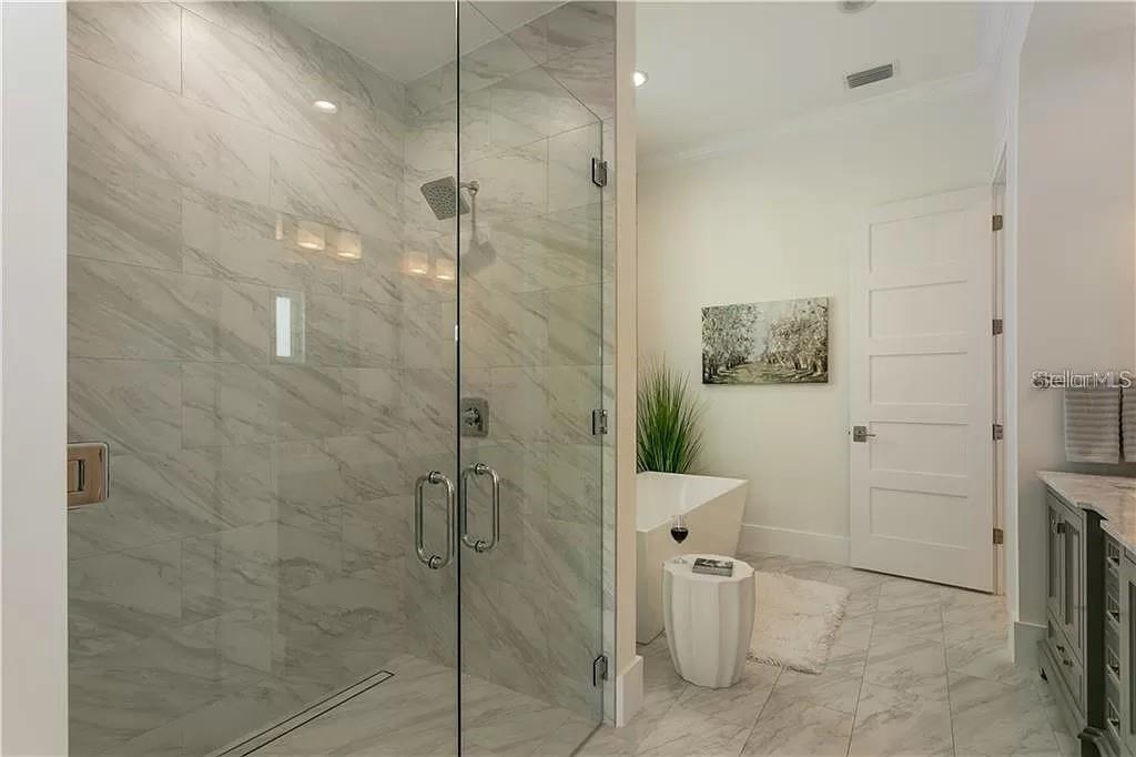 POWERS CENTRAL PARK SUB - Residential Lease