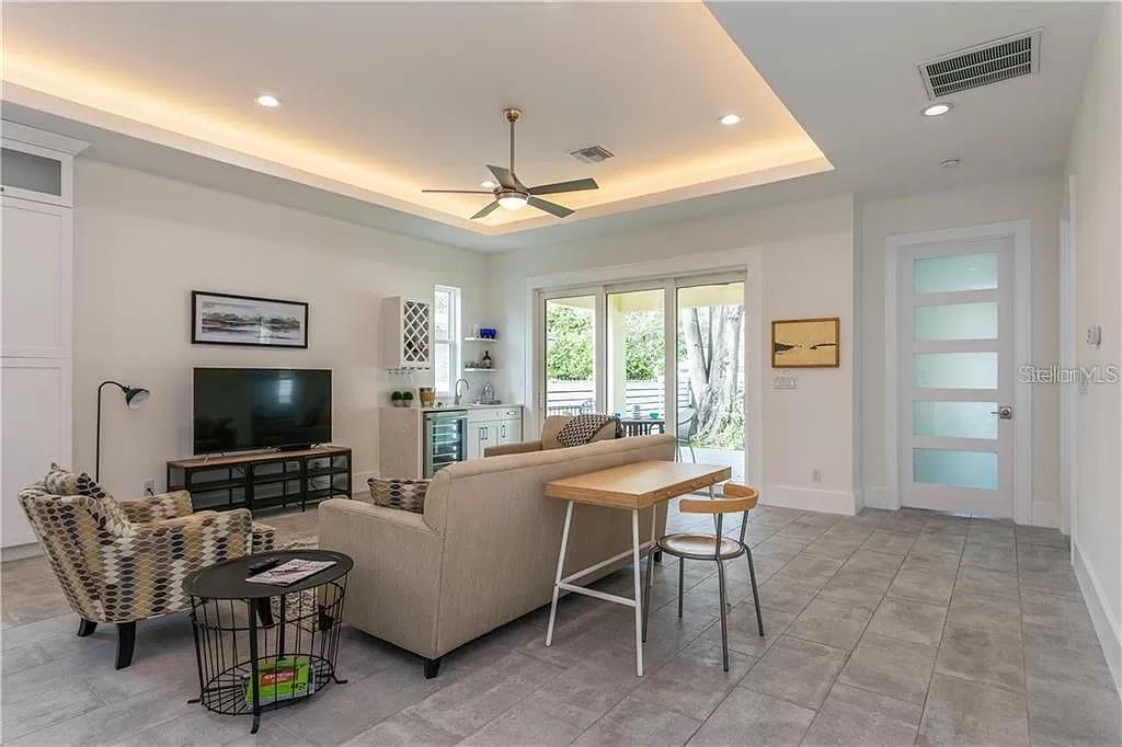 POWERS CENTRAL PARK SUB - Residential Lease