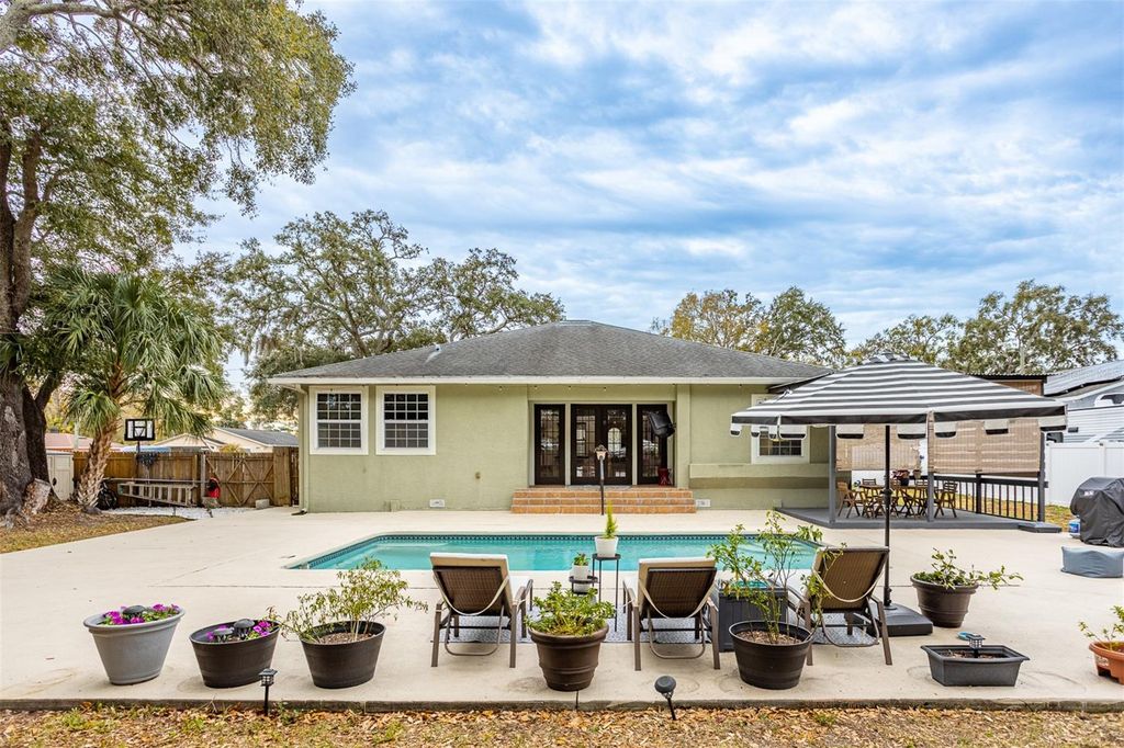 Photo of 1905 W Burke Street, Tampa, FL 33604 (MLS # TB8476999)