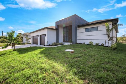 A home in PORT CHARLOTTE