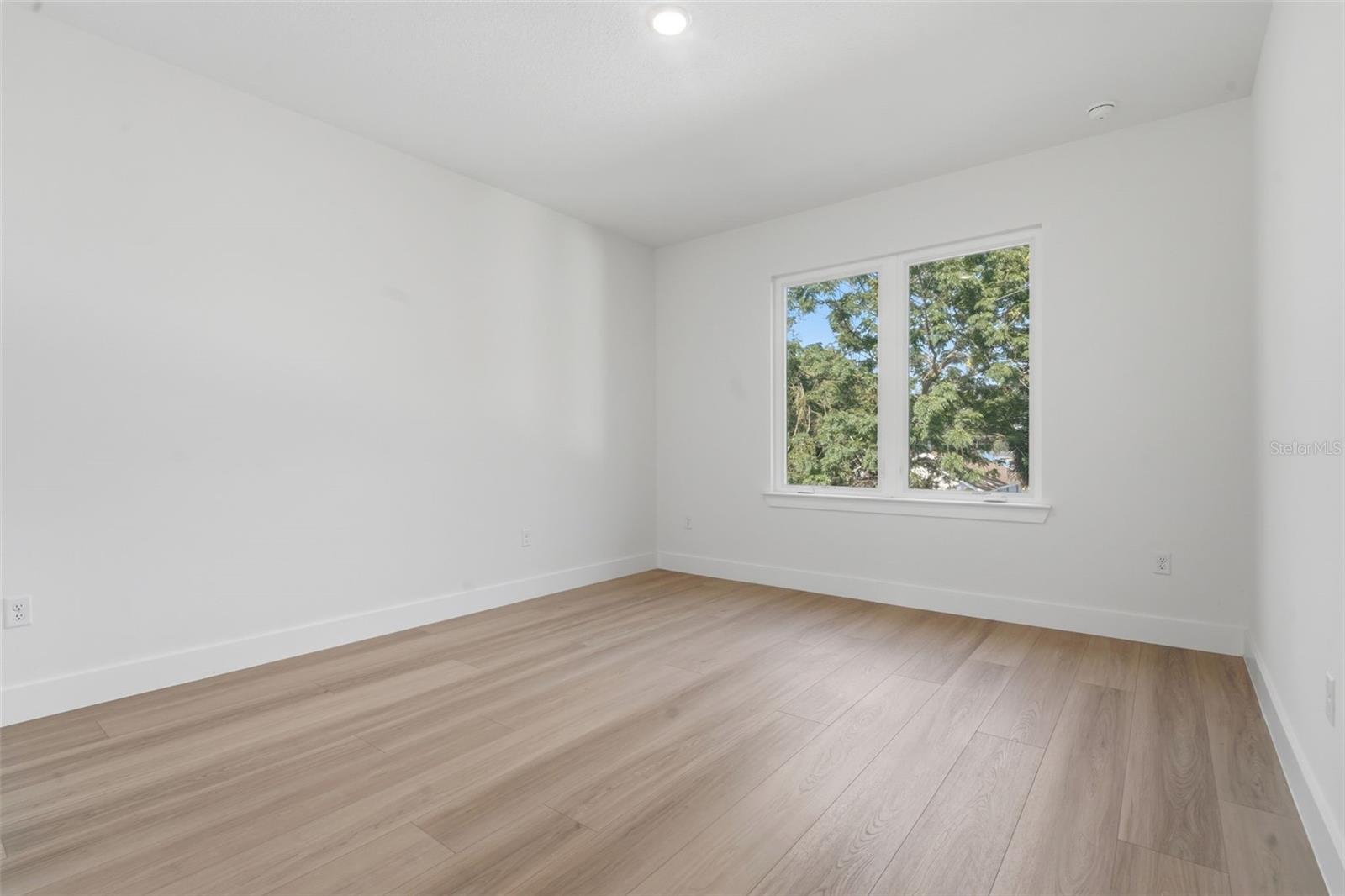 RICHMOND TERRACE - Residential