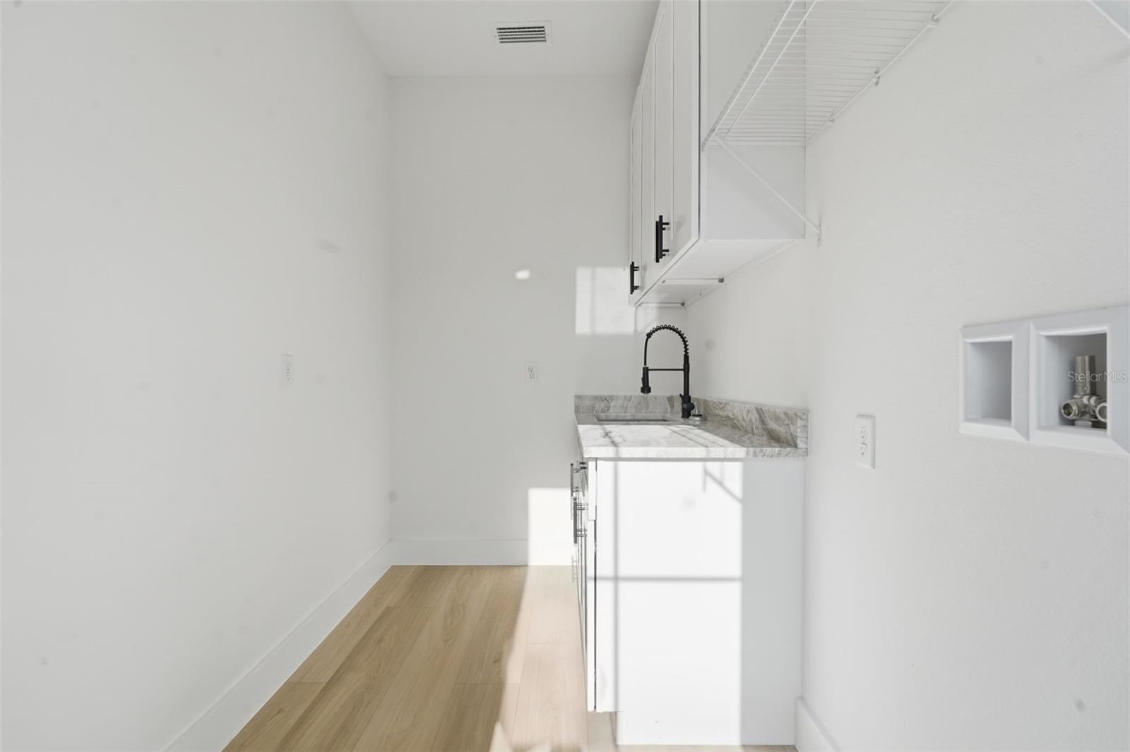 RICHMOND TERRACE - Residential