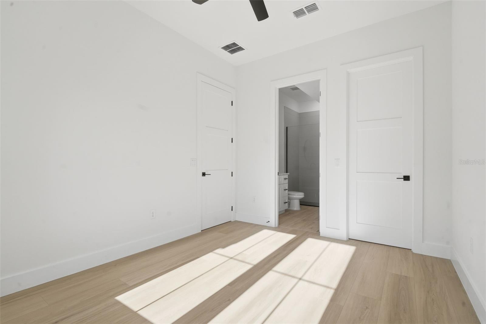 RICHMOND TERRACE - Residential