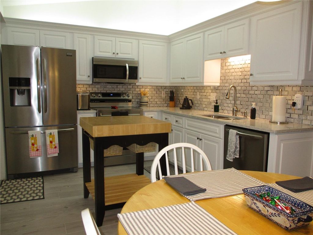 Photo of 11653 SW 138th Lane, Dunnellon, FL 34432 (MLS # OM720121)