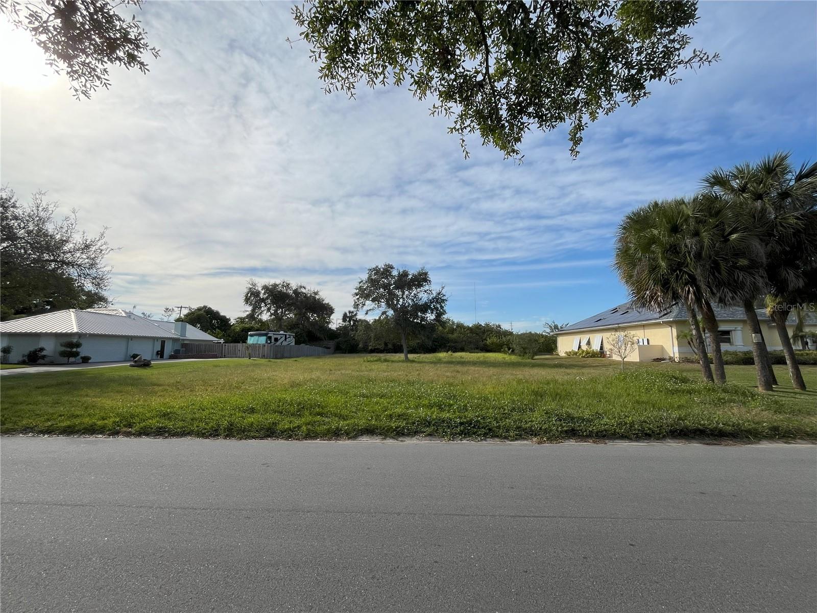 2179 ROYAL OAKS DRIVE