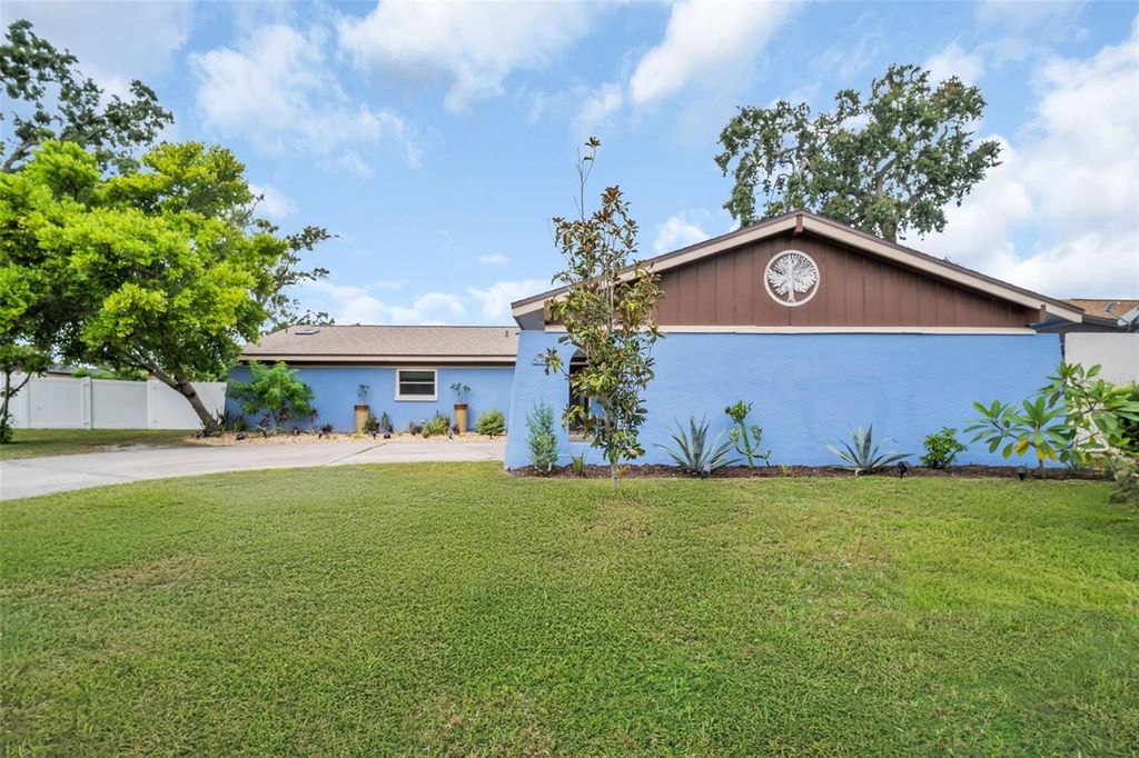 Photo of 6704 Gateway Drive, Tampa, FL 33615 (MLS # TB8431515)