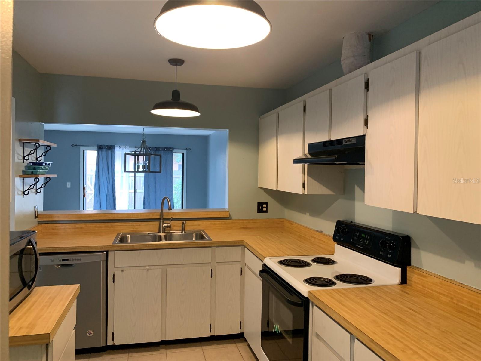 WINDWARD SQUARE SEC 3 - Residential Lease