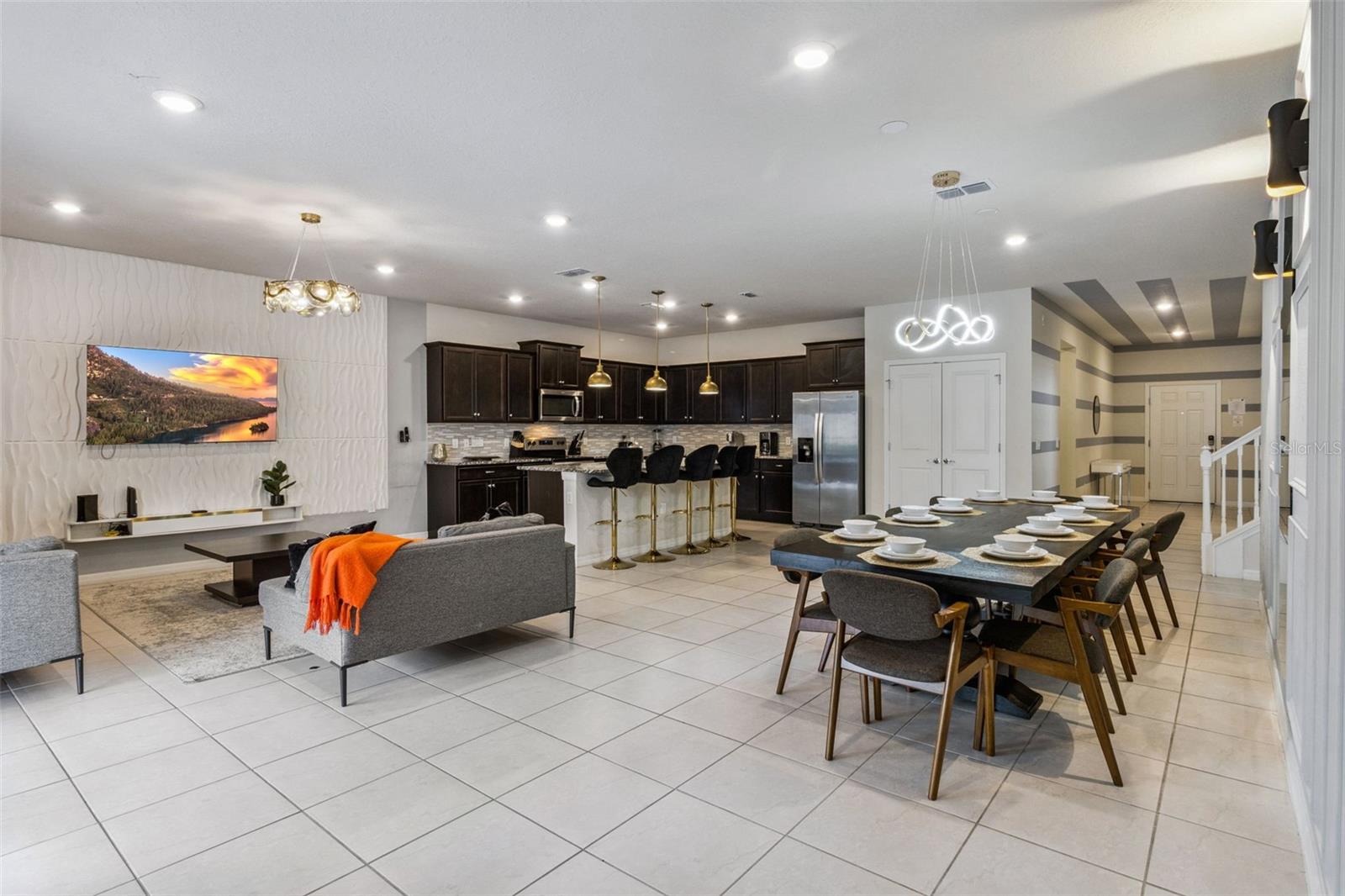 WINDSOR ISLAND RESIDENCE PH 2A - Residential