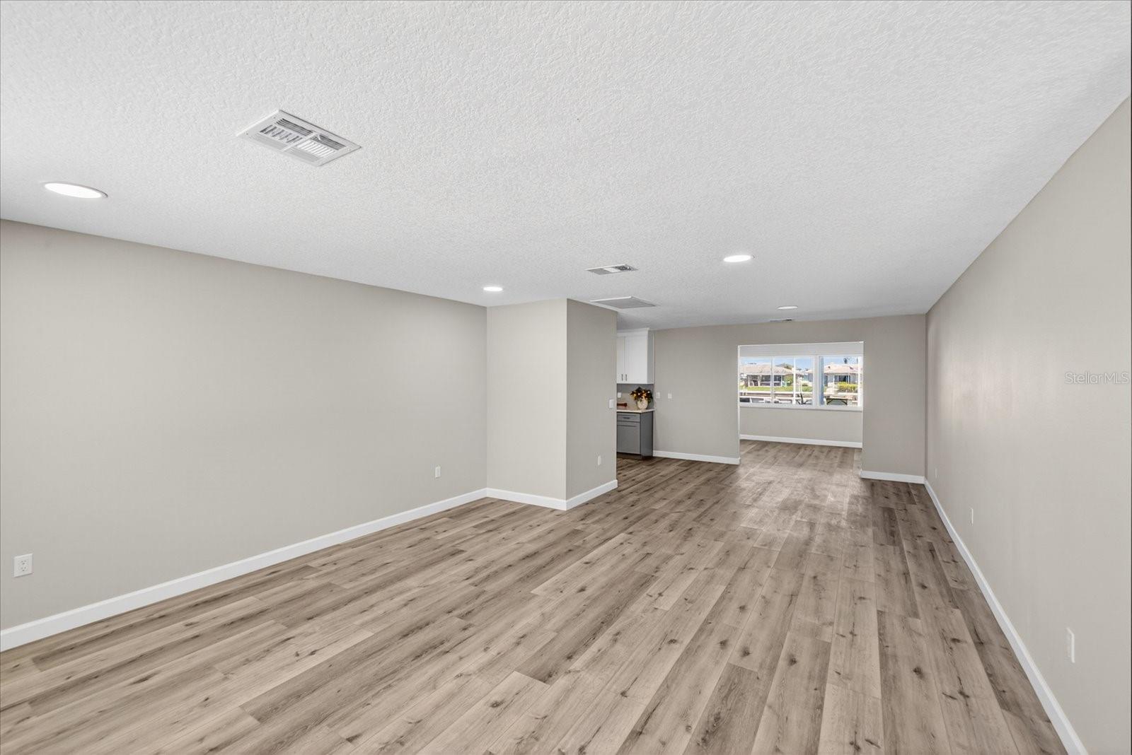 FLOR A MAR - Residential