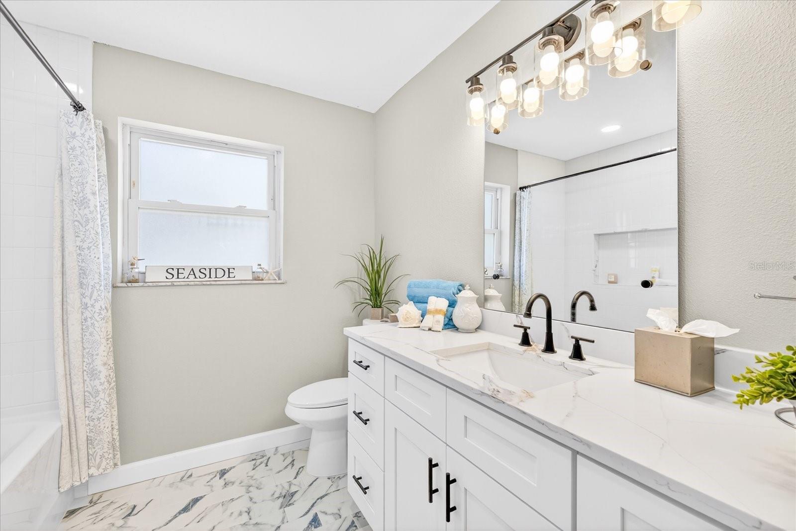 FLOR A MAR - Residential