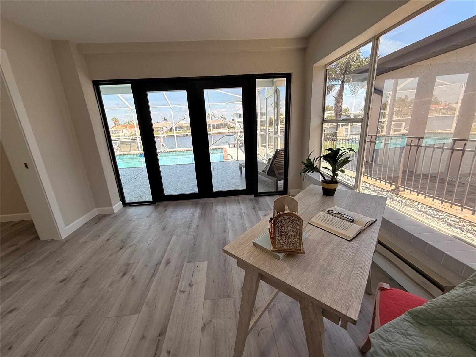 FLOR A MAR - Residential