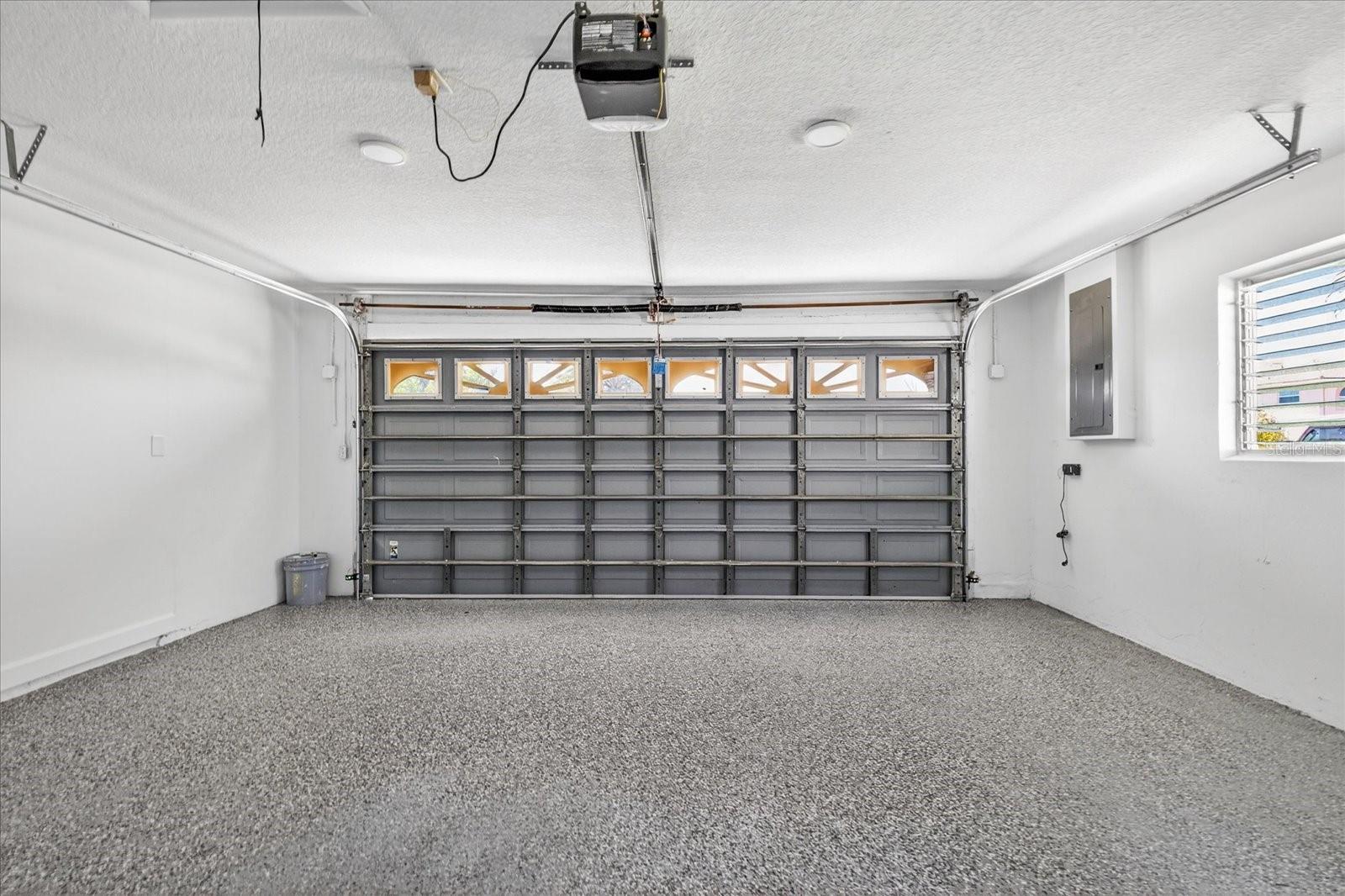 FLOR A MAR - Residential