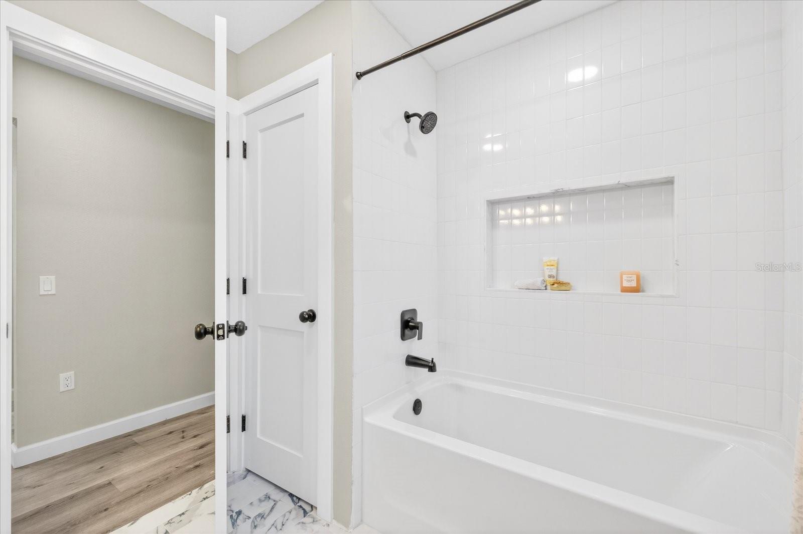 FLOR A MAR - Residential