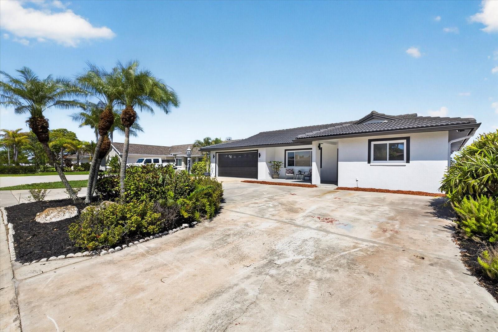 FLOR A MAR - Residential