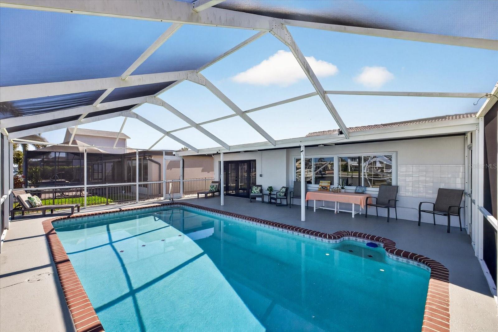 FLOR A MAR - Residential