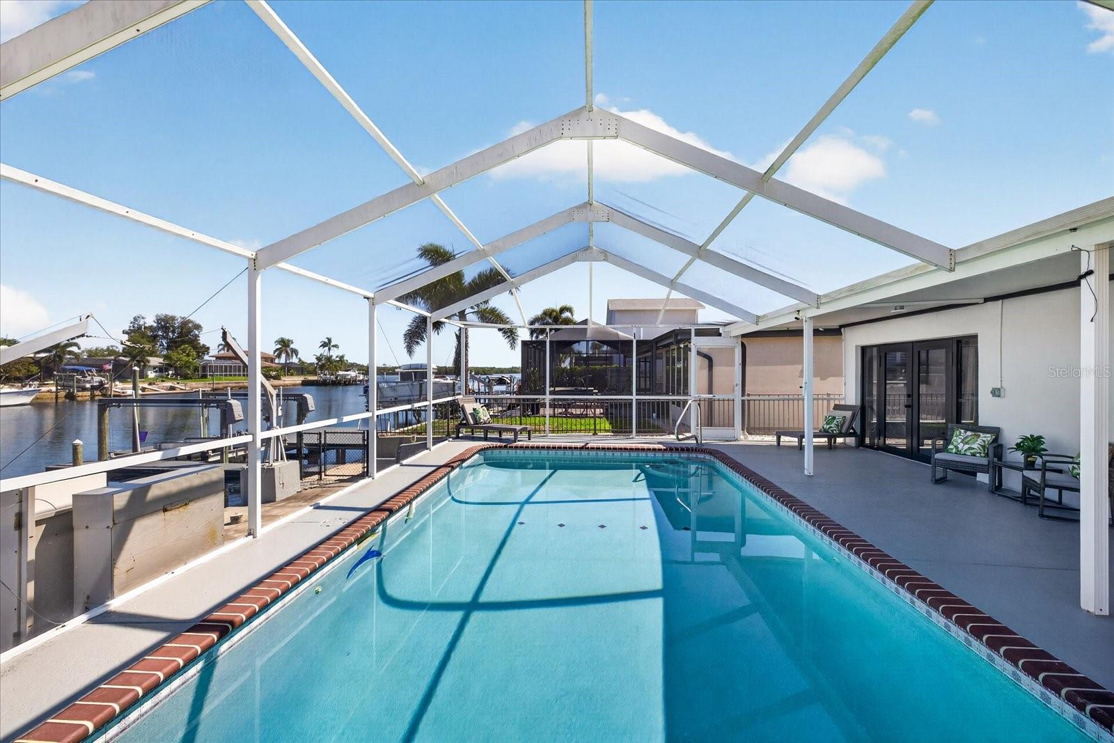 FLOR A MAR - Residential