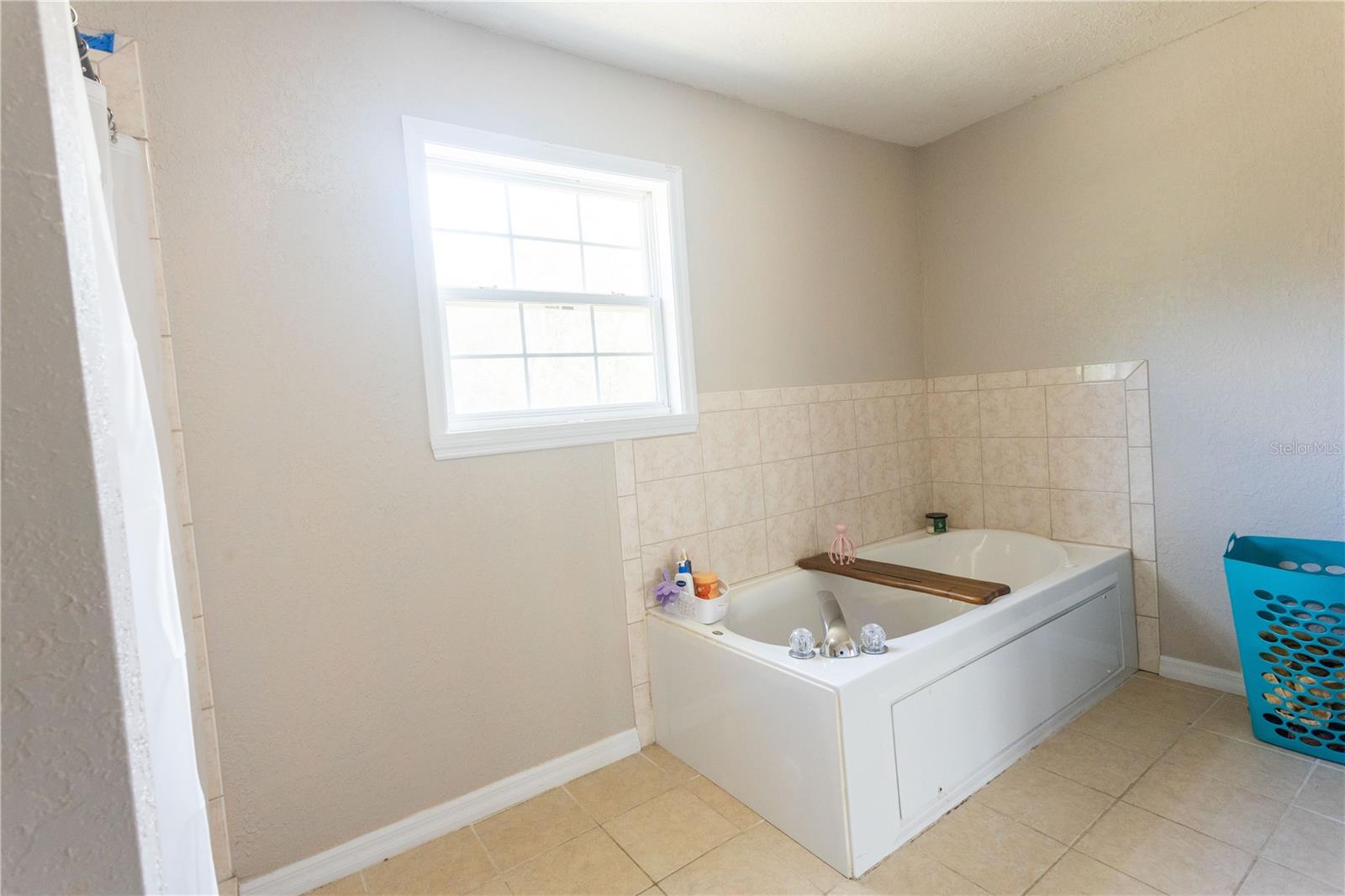 RAINBOW LAKES ESTATE - Residential