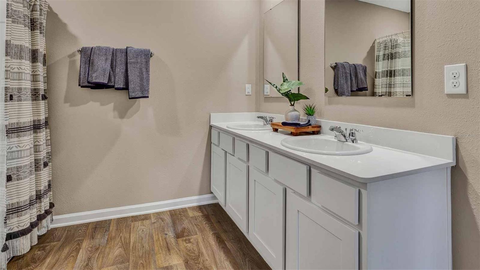 ENTRADA - Residential