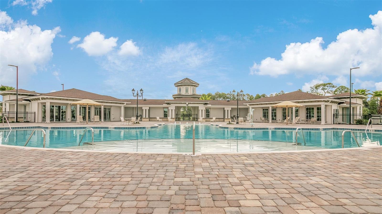 ENTRADA - Residential