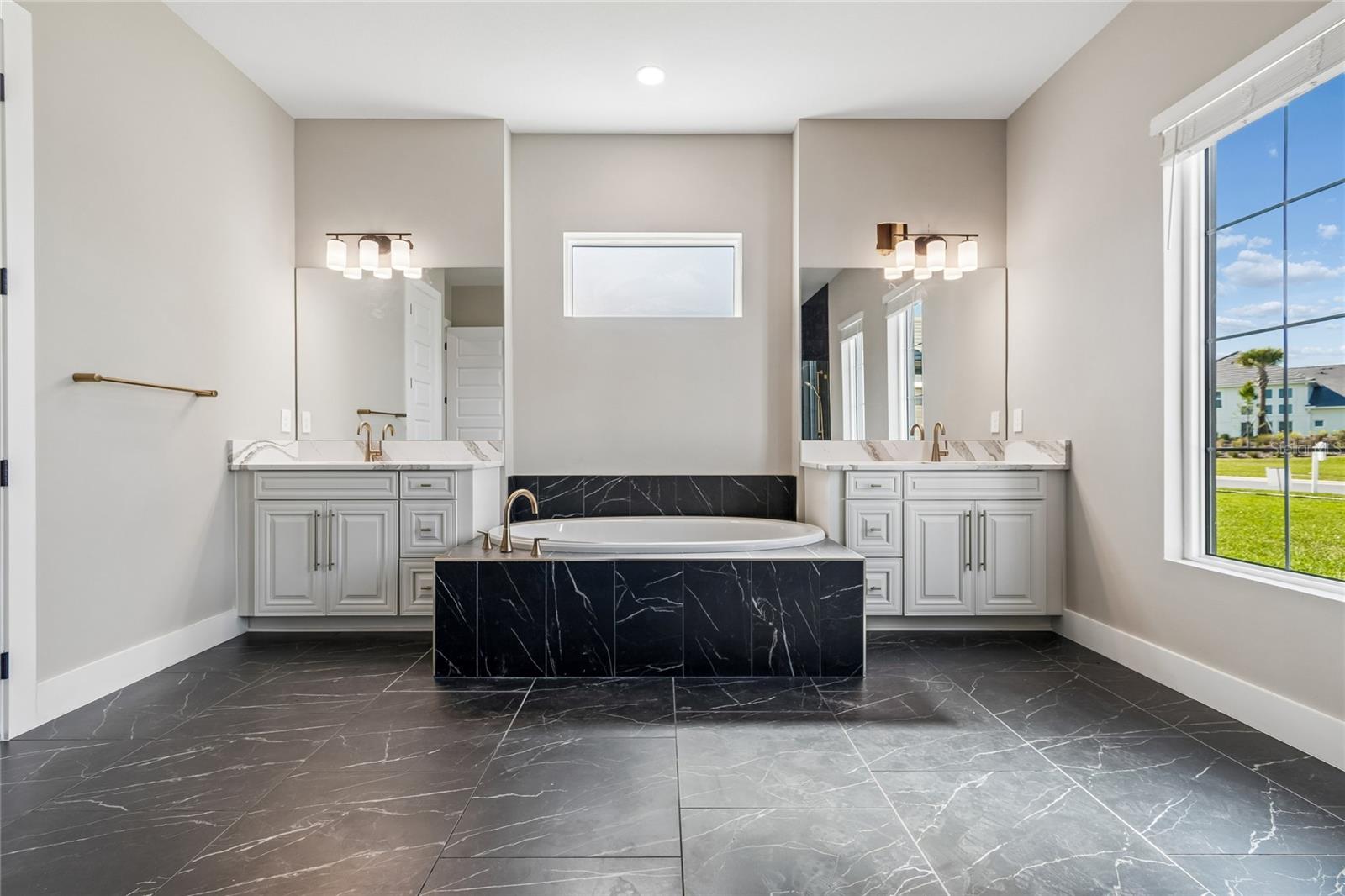 CASSATA LAKES - Residential