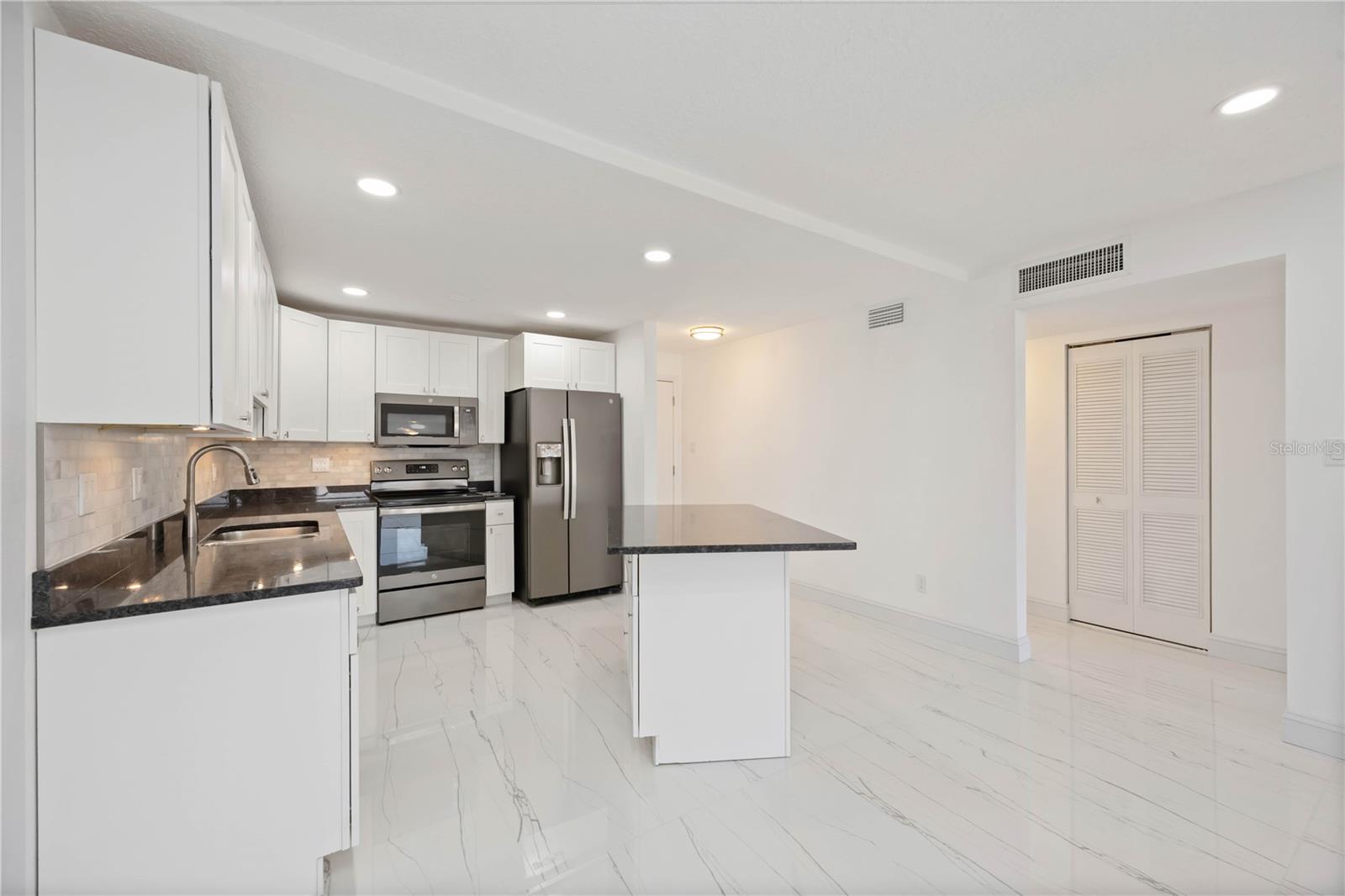 PALMA SOLA HARBOUR SEC 1 - Residential