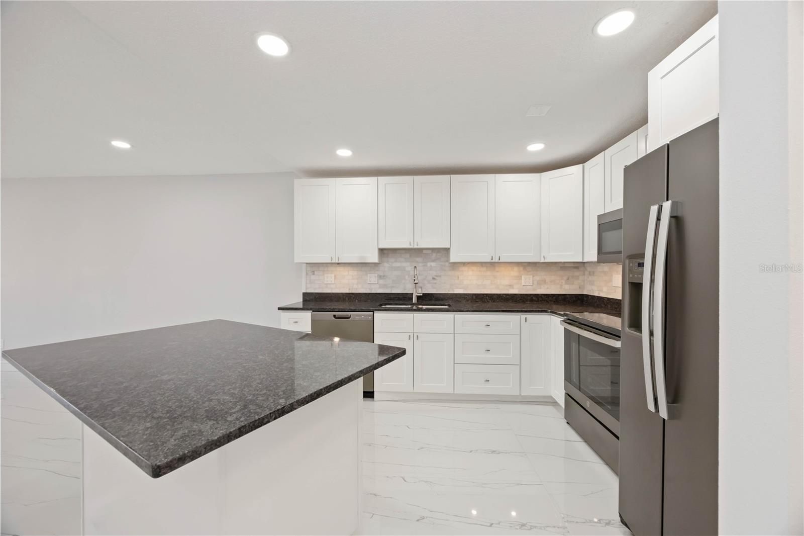 PALMA SOLA HARBOUR SEC 1 - Residential