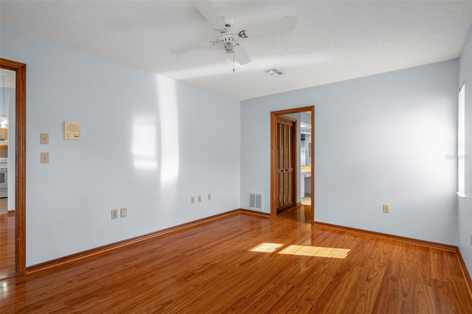 SEVEN HILLS - Residential