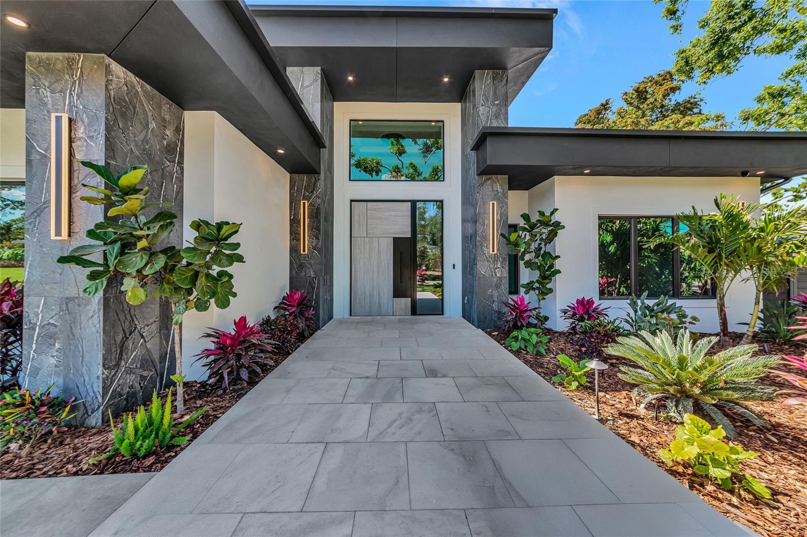 1555 EASTBROOK DRIVE