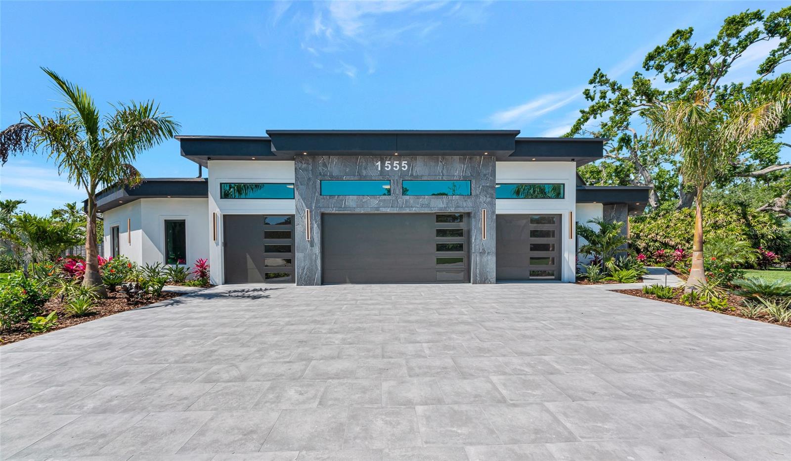 1555 EASTBROOK DRIVE