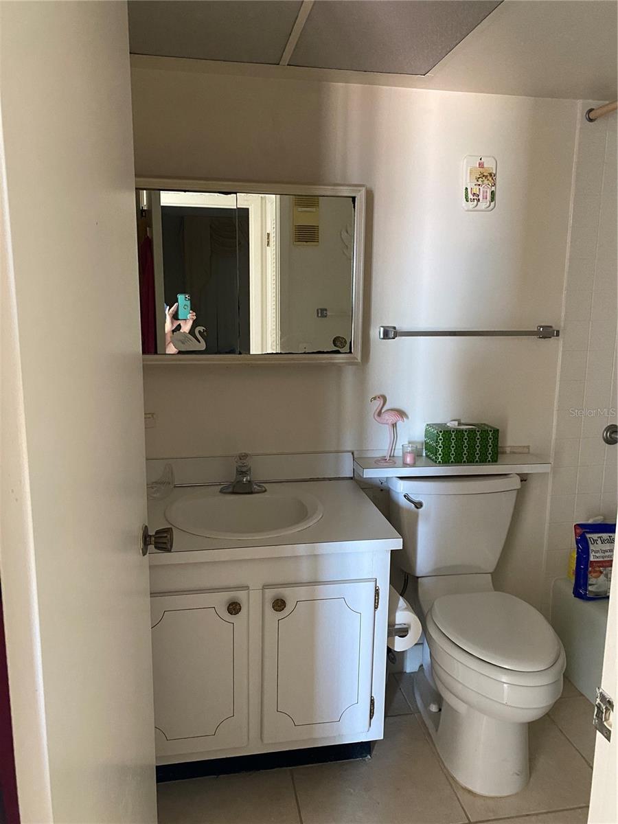 255 DOLPHIN POINT 909