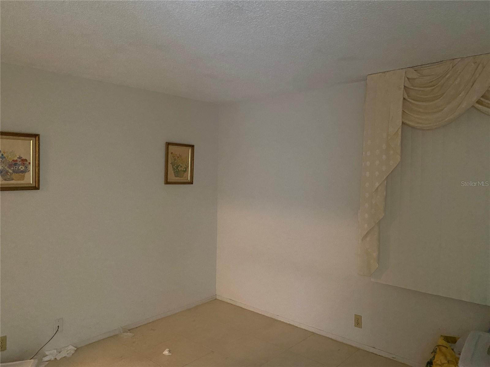 255 DOLPHIN POINT 909