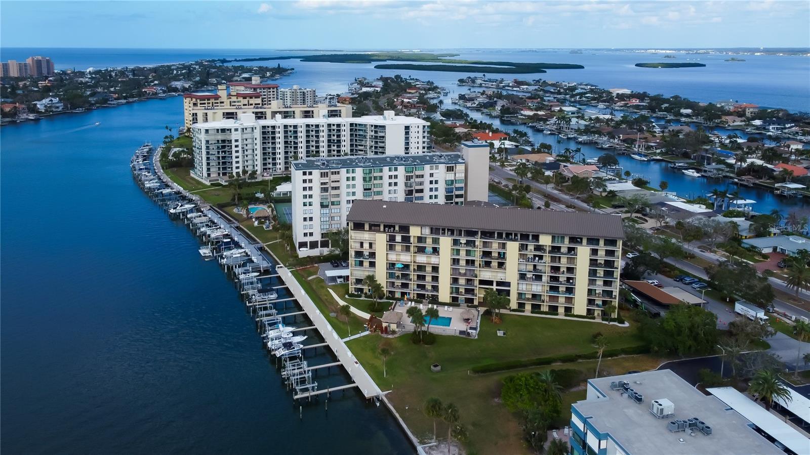 650 ISLAND WAY CONDO - Residential