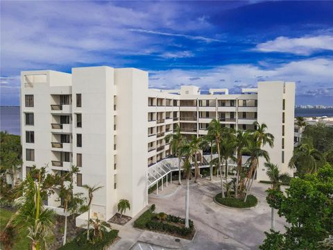 A home in LONGBOAT KEY