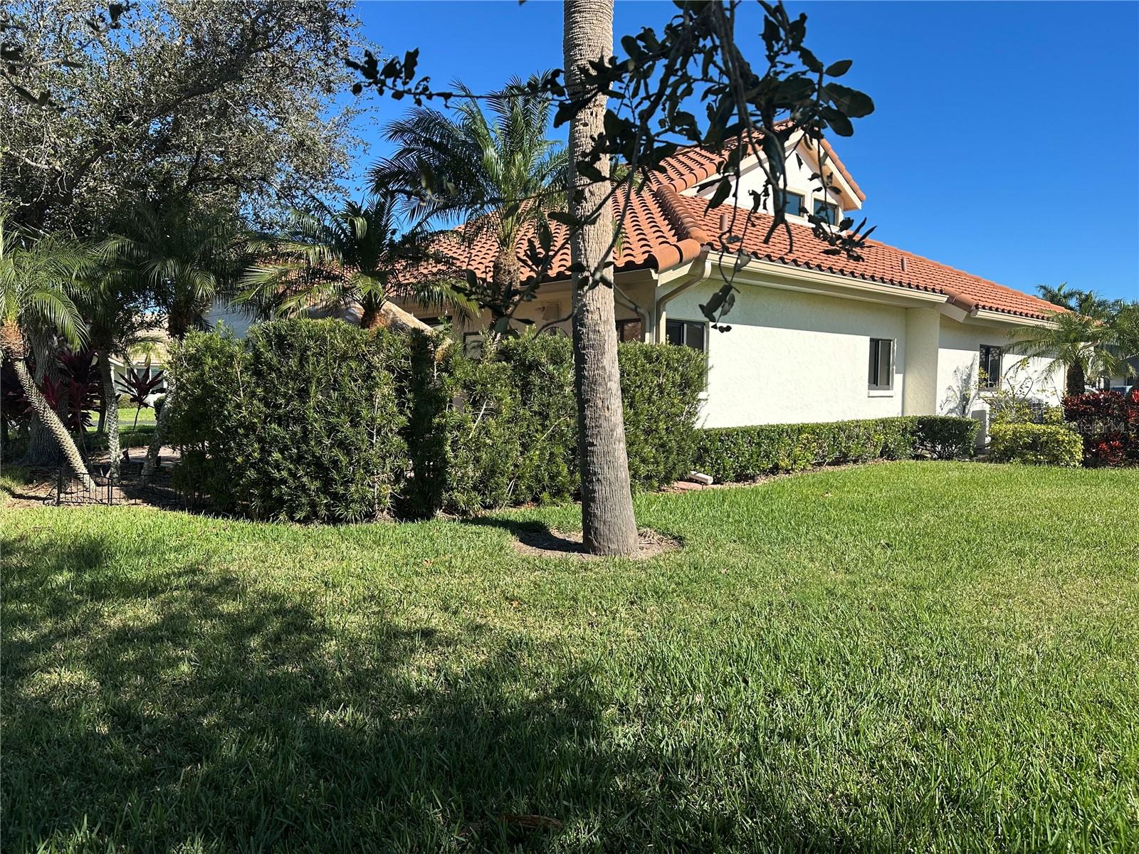 195 INLETS BOULEVARD 195