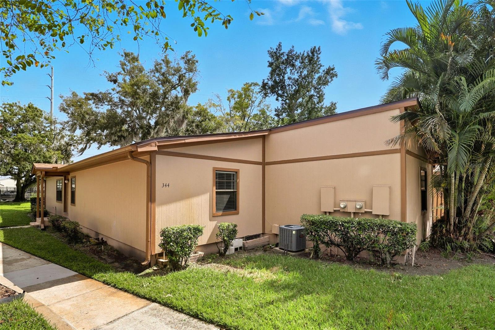 TOWNHOMES WINTER GARDEN - Residential