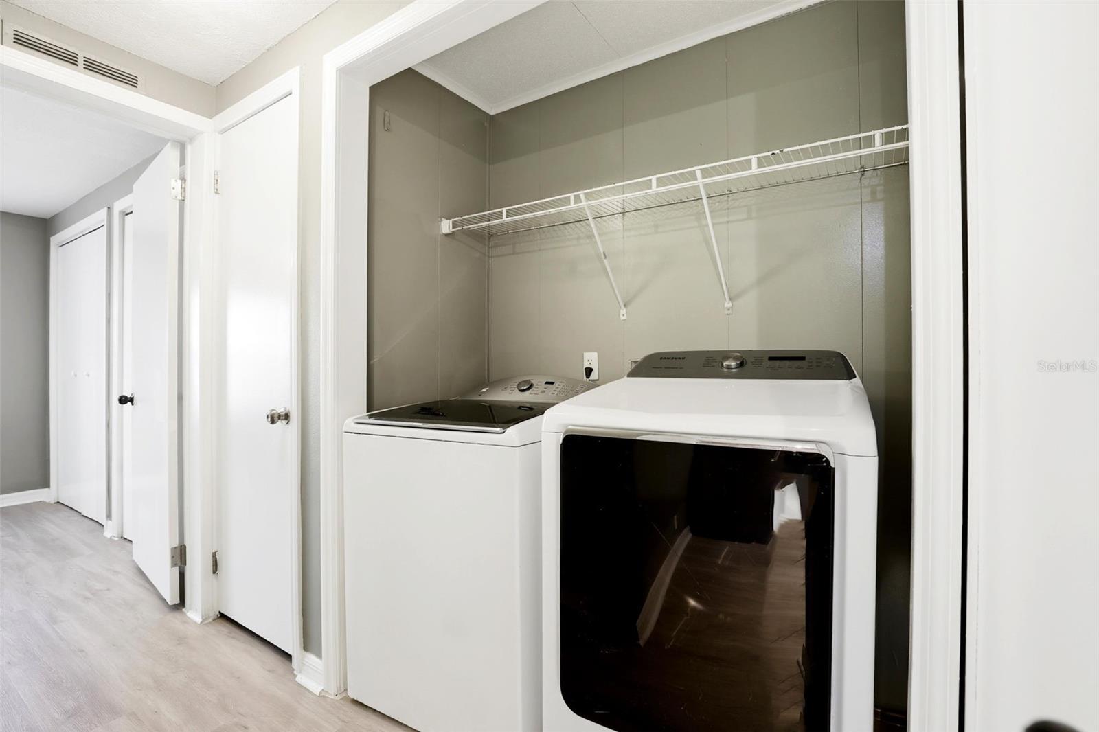 TOWNHOMES WINTER GARDEN - Residential