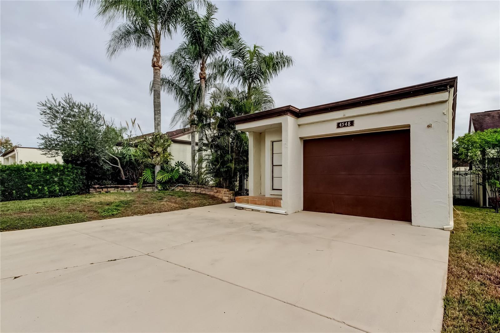 TROUBLE CREEK VILLAS - Residential