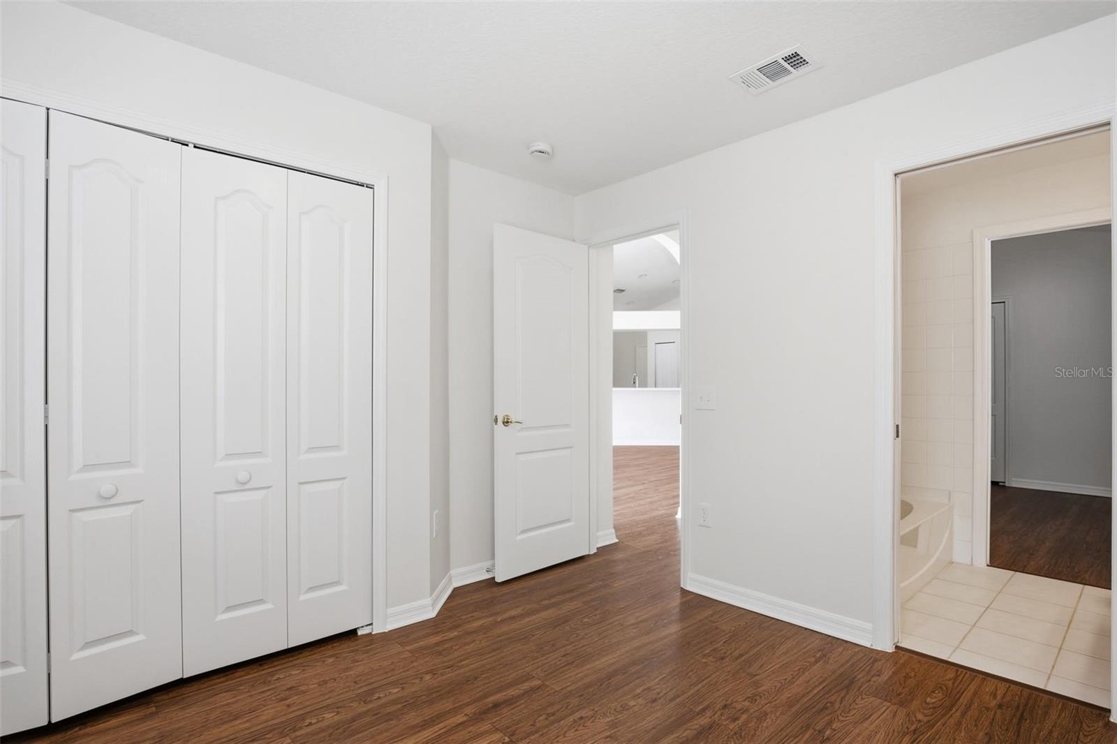 LAKESIDE TR B - Residential